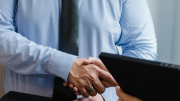 pexels-sora-shimazaki-5668839